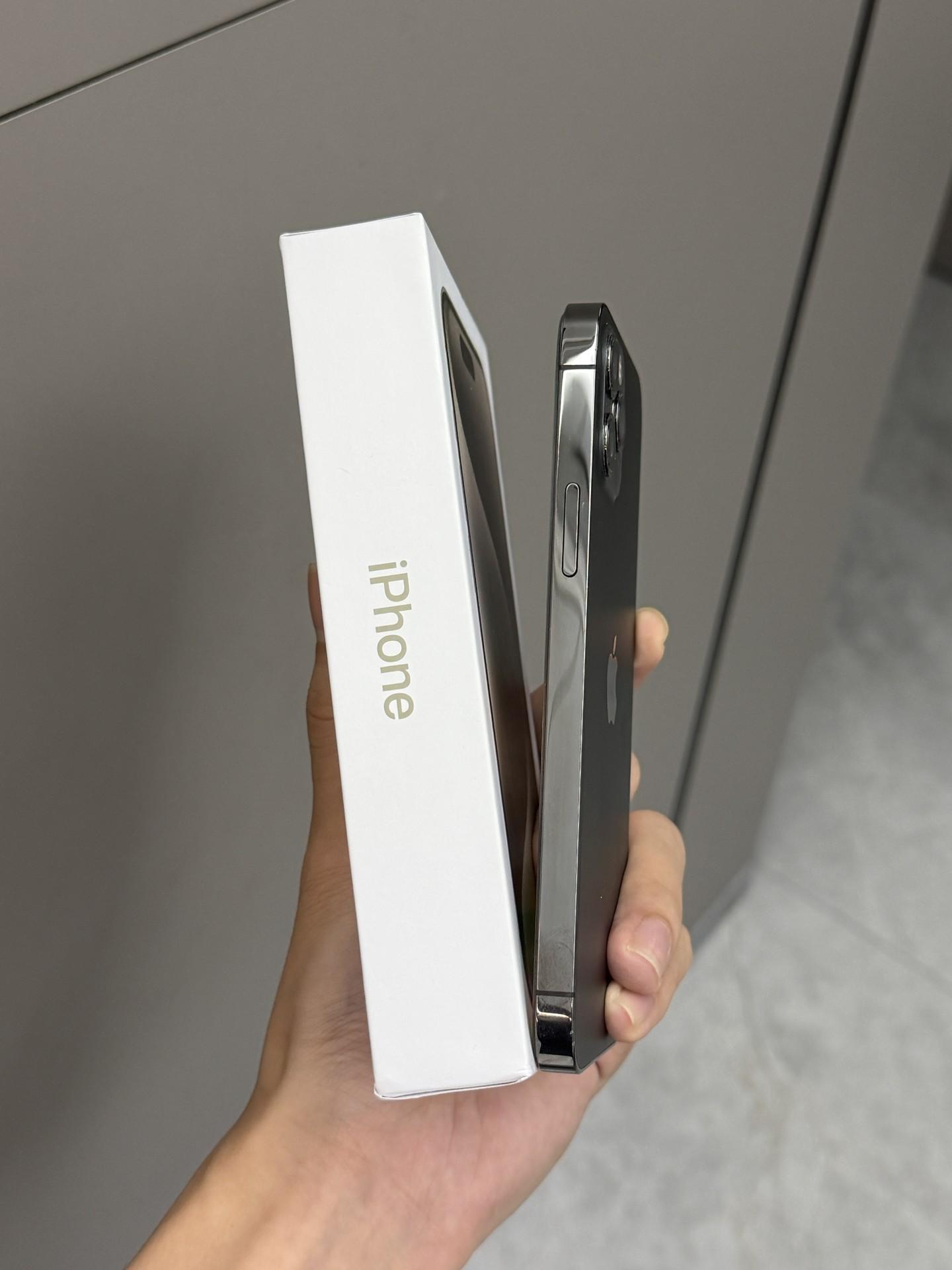 iPhone黑色是真的大气啊